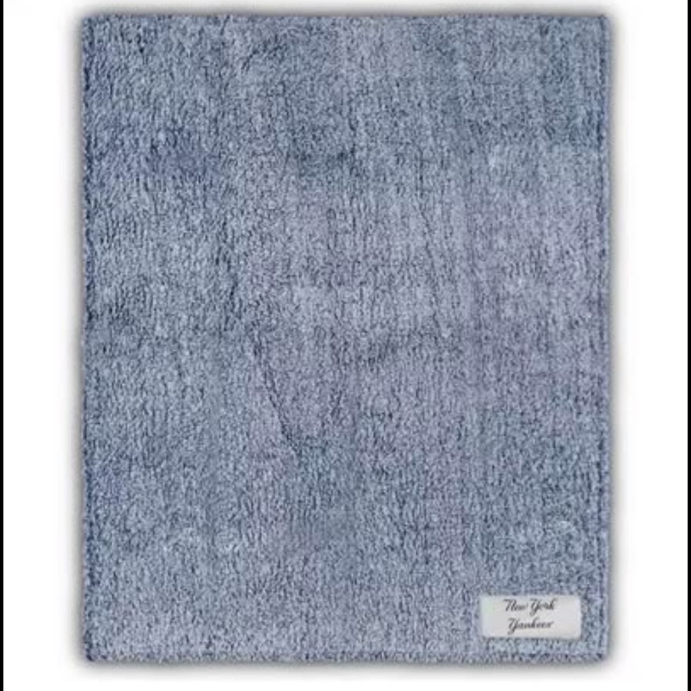 Blue New York Yankees fleece throw